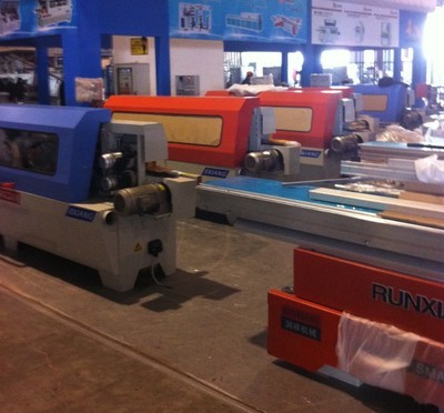 供應半自動直線封邊機 高速電機驅(qū)動的木材加工機械